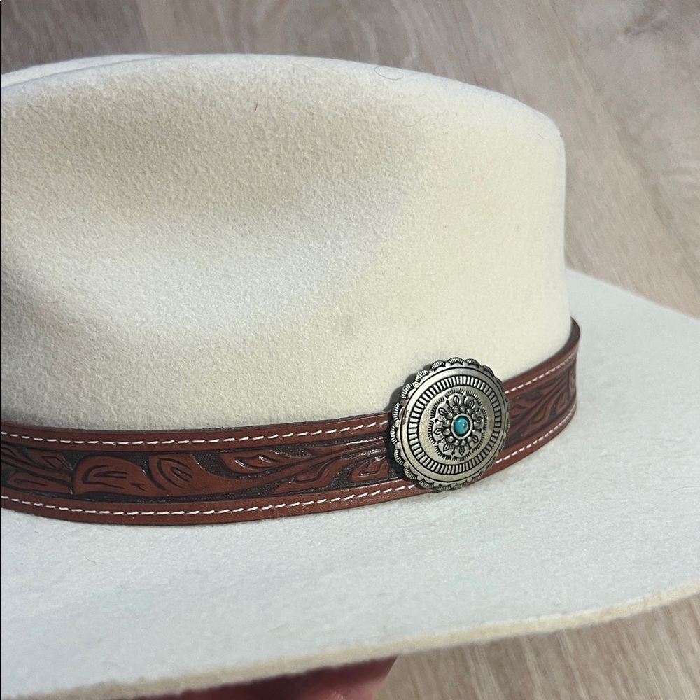 Charlie Horse wool white sands  Western Felt Hat with Brown Leather Band - Picture 2 of 5